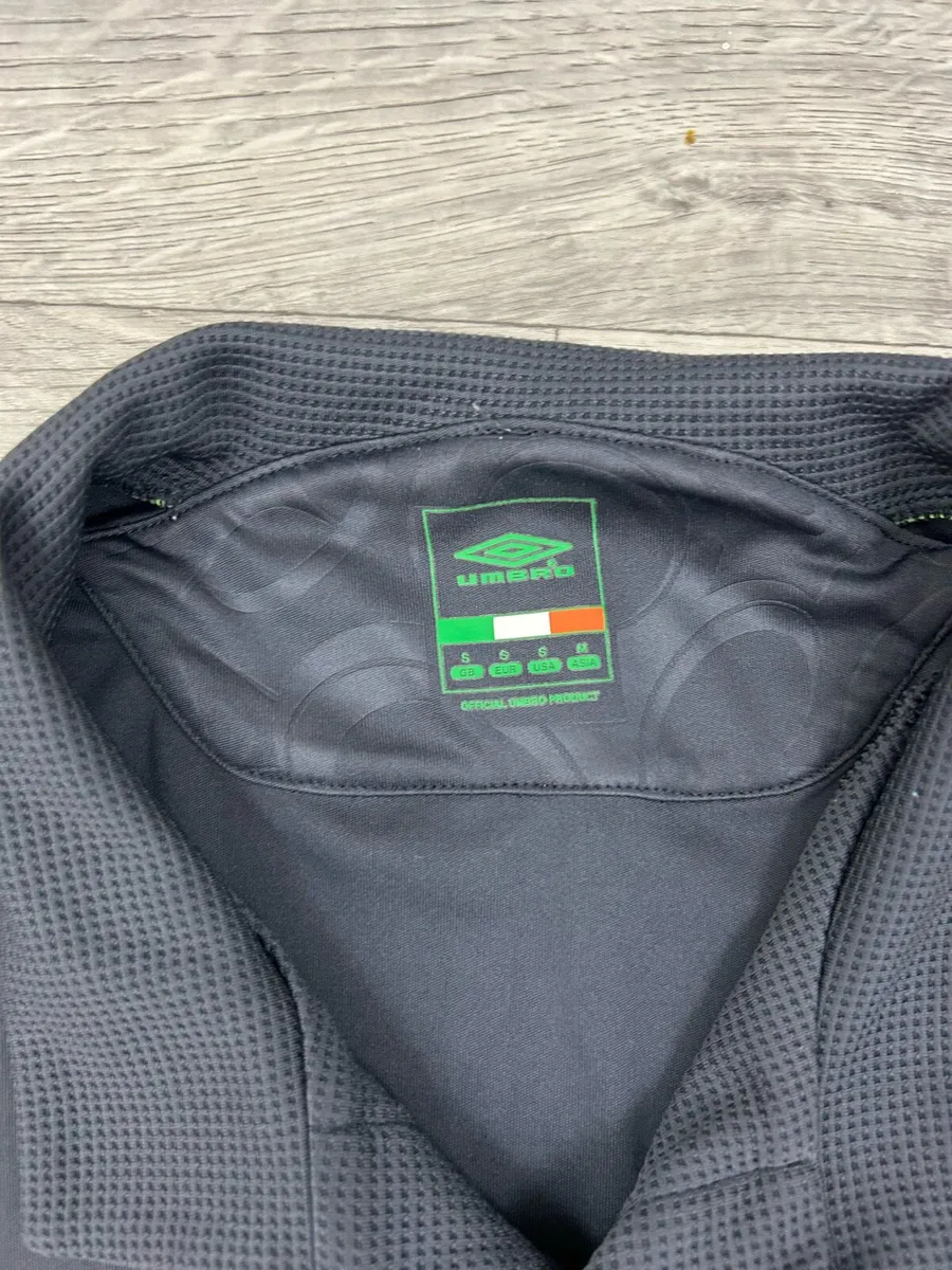 Vintage 2009 Umbro Ireland Third Jersey Shirt S - Image 4