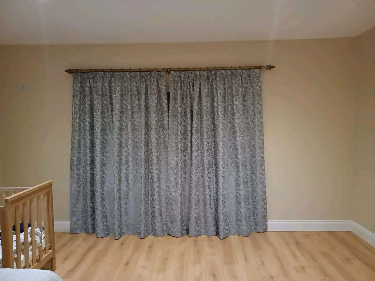 Curtains - Image 3