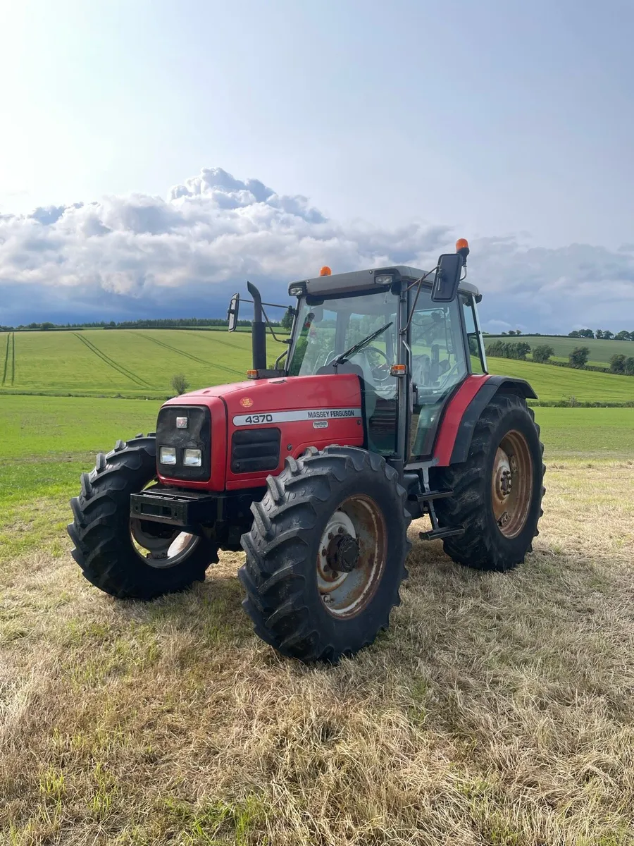 Massey 4370 - Image 2