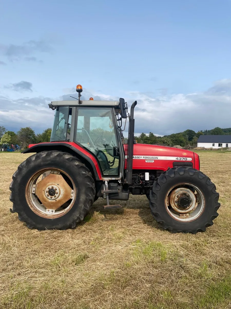 Massey 4370 - Image 3