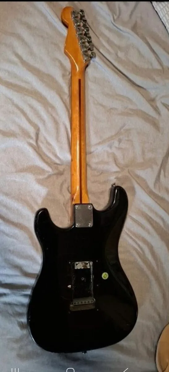 Electric guitar - Image 3
