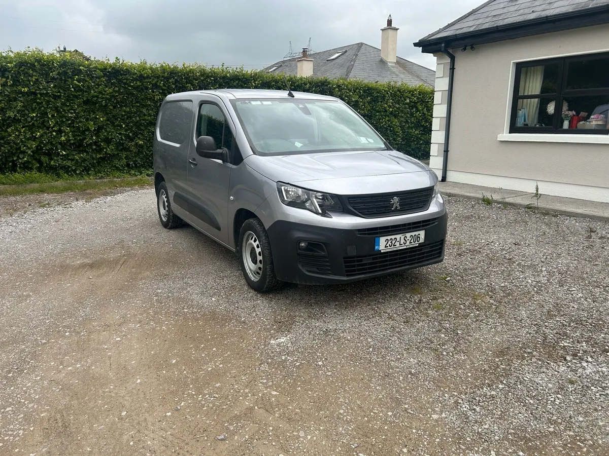 Peugeot Partner Pro Plus - Image 1