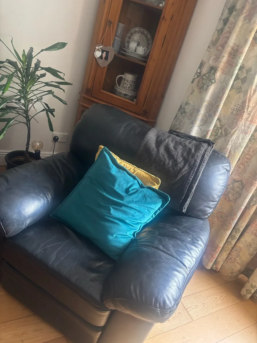 Recliner black couch and single - Image 2