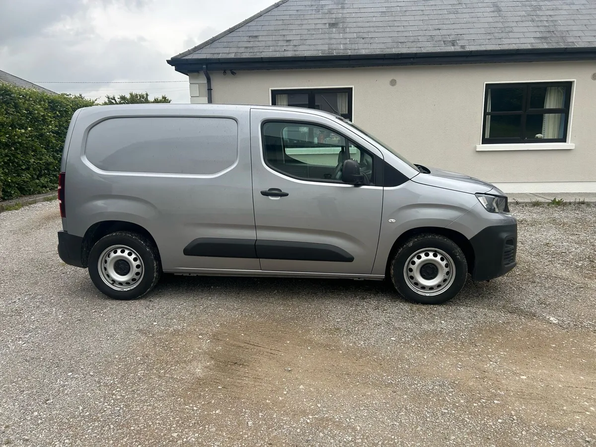 Peugeot Partner Pro Plus - Image 2