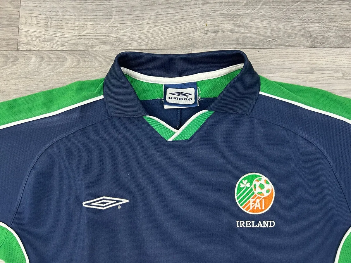 Vintage 2000 Umbro Ireland Training Jersey Mens M - Image 3