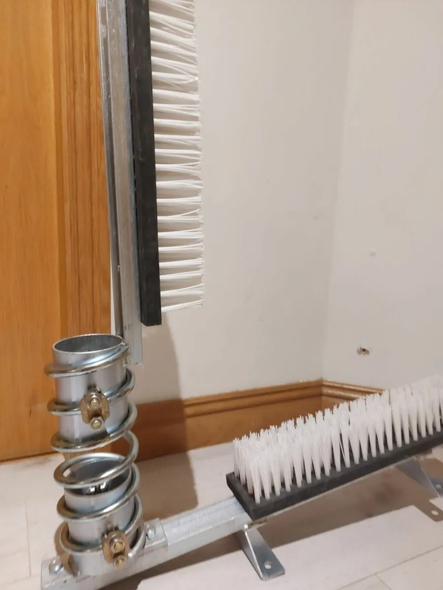 Fixed Cow Brush Scratcher Wall Mounted ..Free deli - Image 4