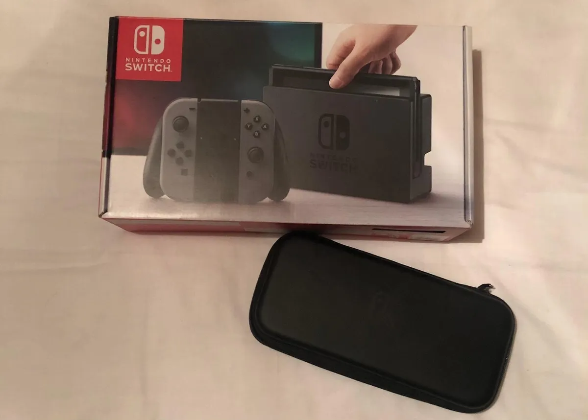 Nintendo Switch + Zelda Tears of the Kingdom - Image 2
