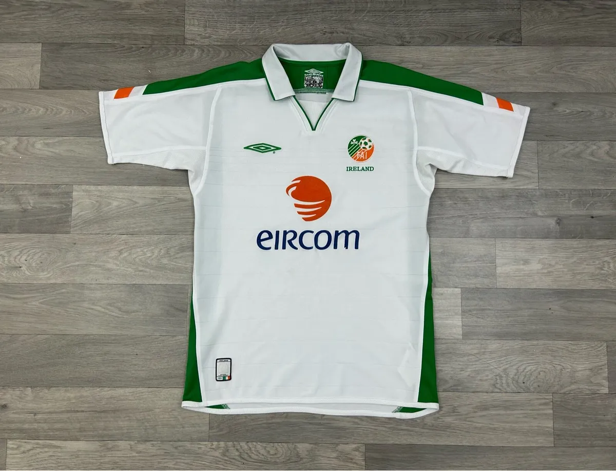 Vintage 2003 Umbro Ireland Away Jersey Shirt Small - Image 1