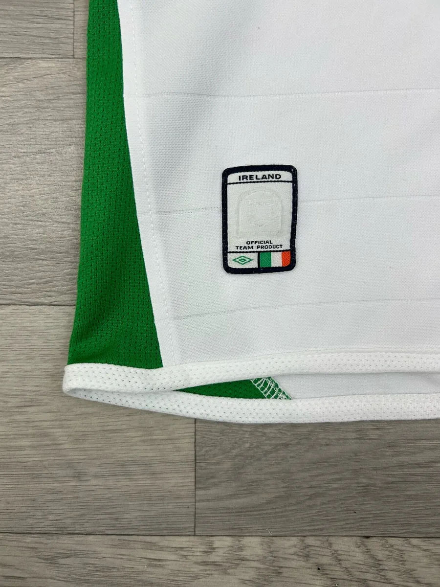 Vintage 2003 Umbro Ireland Away Jersey Shirt Small - Image 3