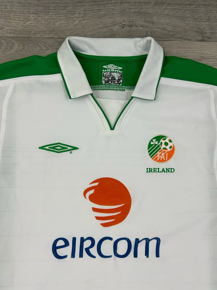 Vintage 2003 Umbro Ireland Away Jersey Shirt Small - Image 4