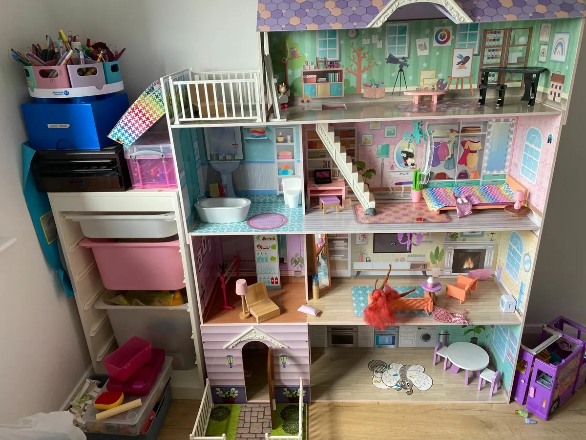 Children's doll house - Image 1