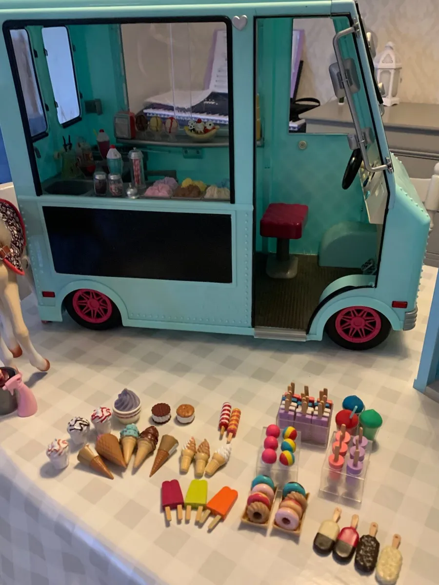 Our Generation ice cream truck and beach house - Image 3