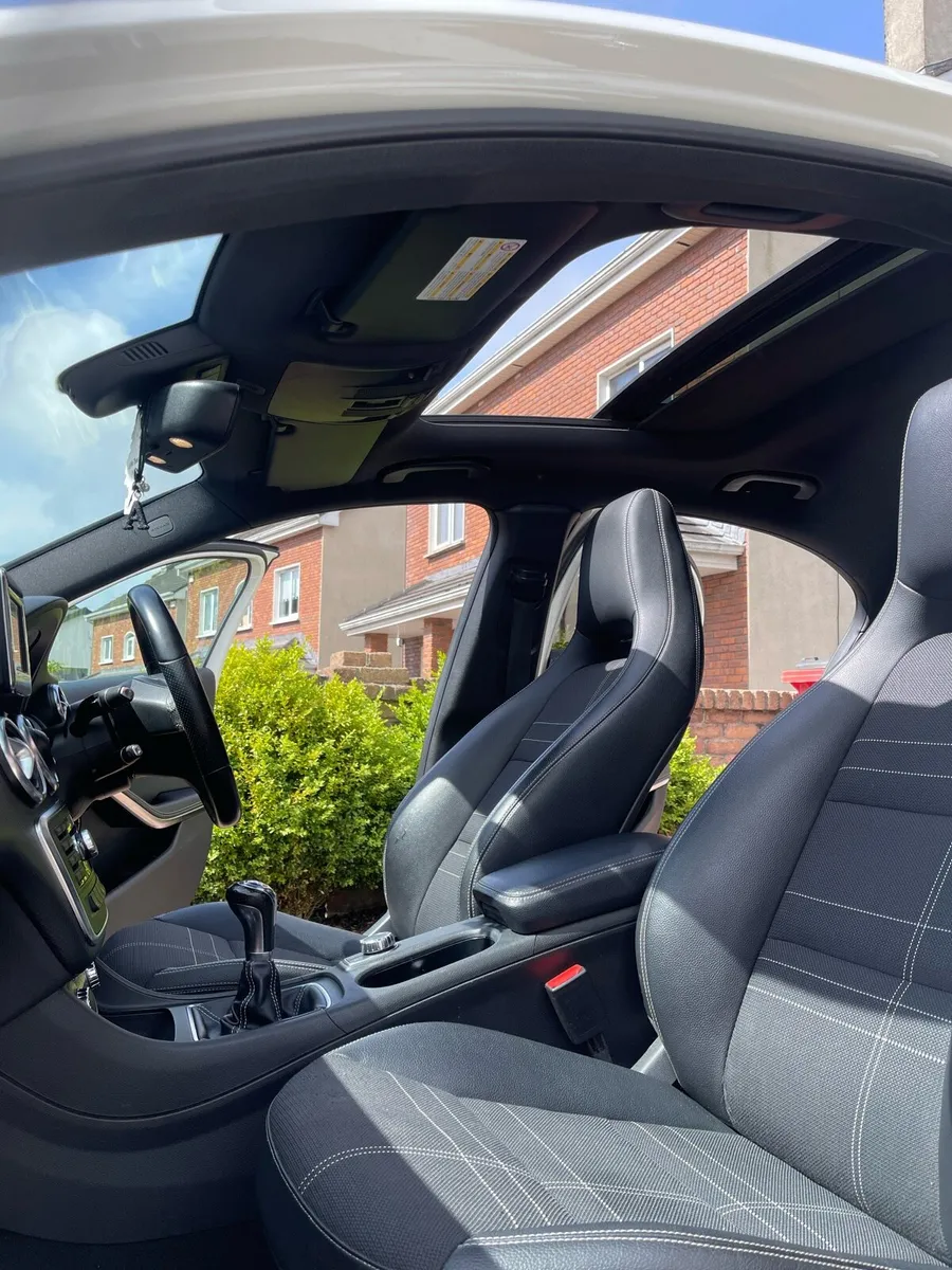 White Mercedes A Class with sunroof - Image 4