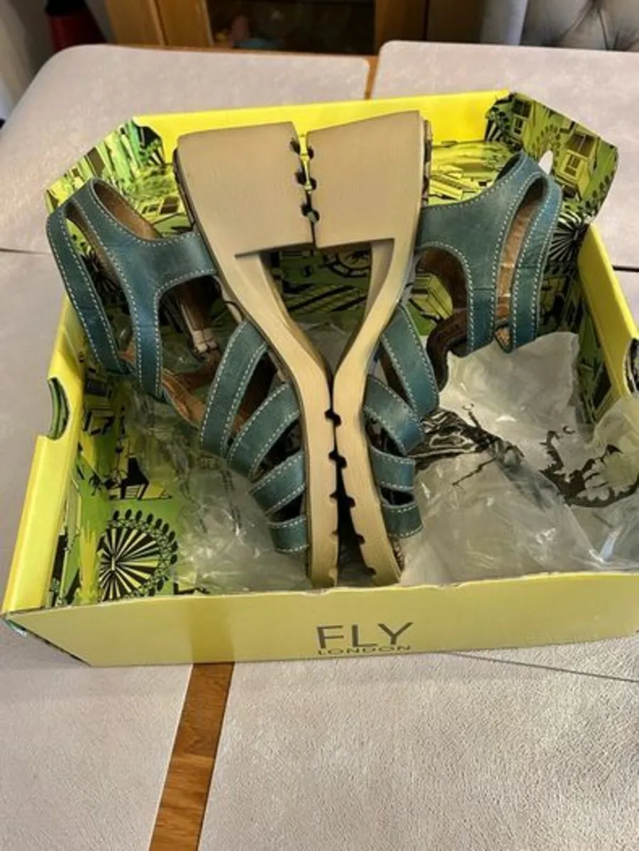 Fly London green leather heeled sandals 8UK 41EU - Image 4