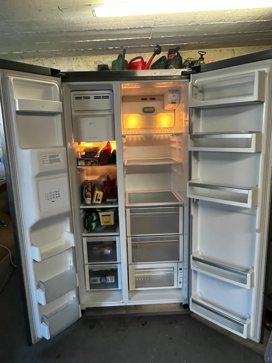 Neff American Style Fridge and Range Cooker - Image 2