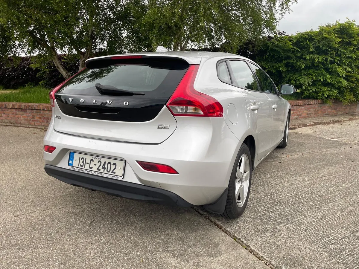 Volvo V40 1.6D 2013 - Image 1