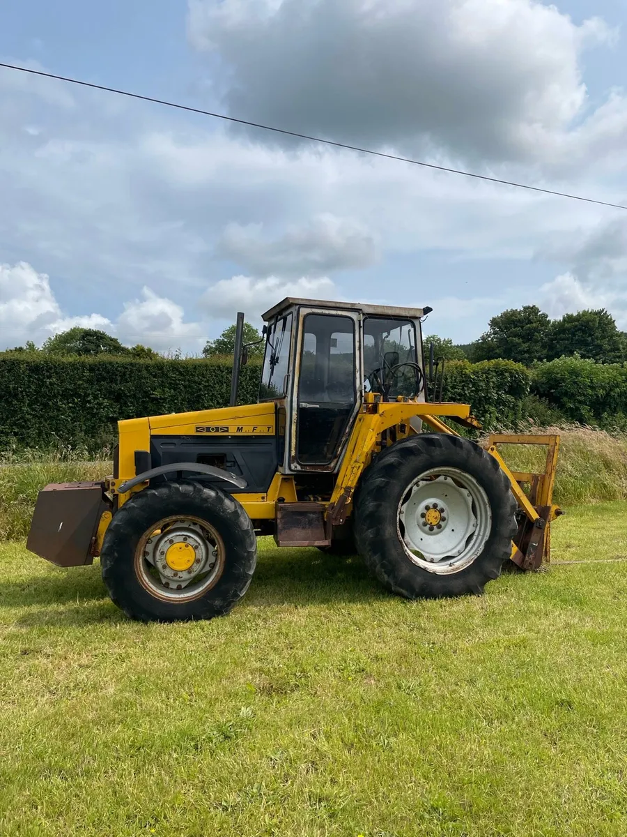 Massey moffet 390 - Image 1