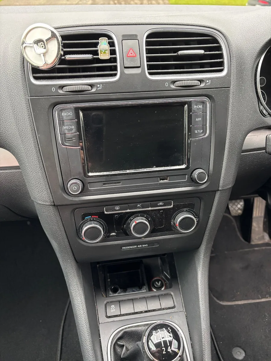 Volkswagen Golf 2011 - Image 4