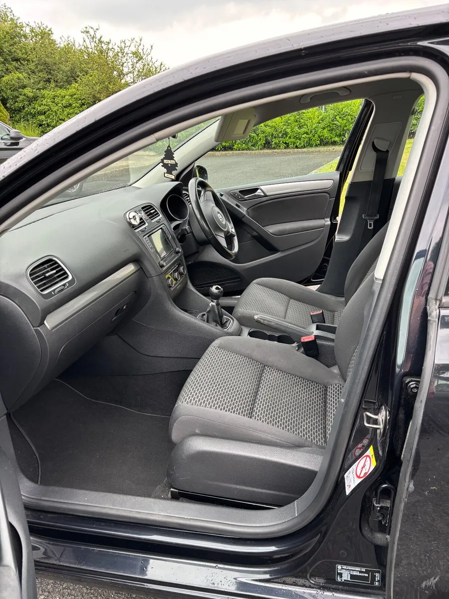 Volkswagen Golf 2011 - Image 4