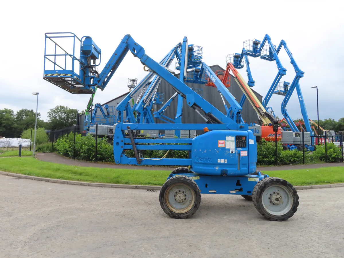 Genie Z 45/25 Boom Lift Articulated - Image 3