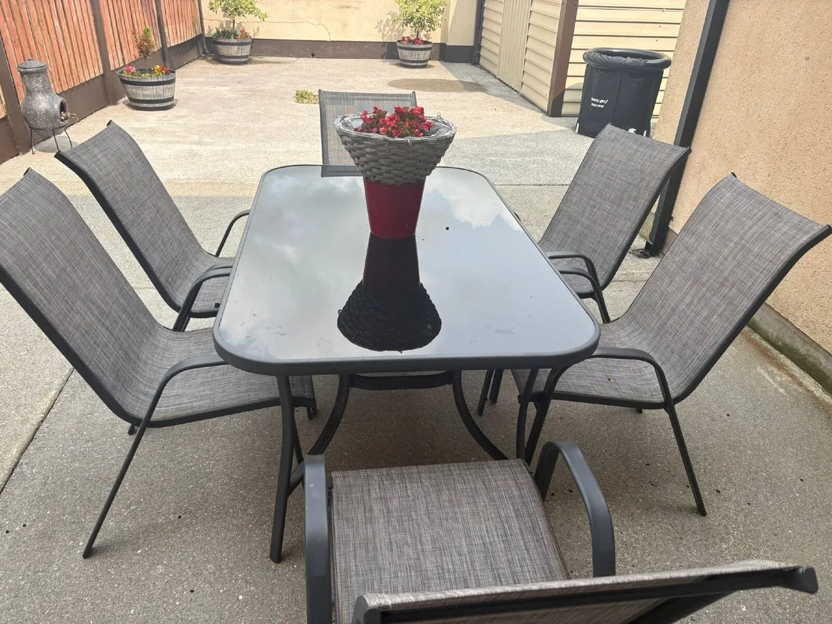 Outdoor Seating & Table - Image 1