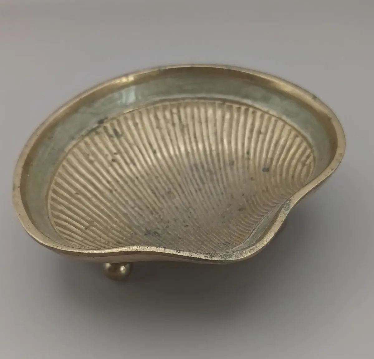 Antique shell trinket dish, enamel, D18 post 6e - Image 2