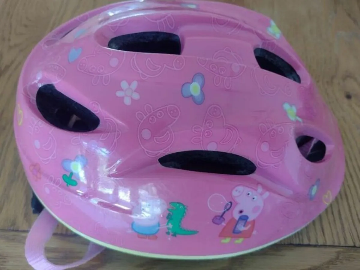 5 Bike Helmets - 2 Adult's +  3 Children's - Image 2