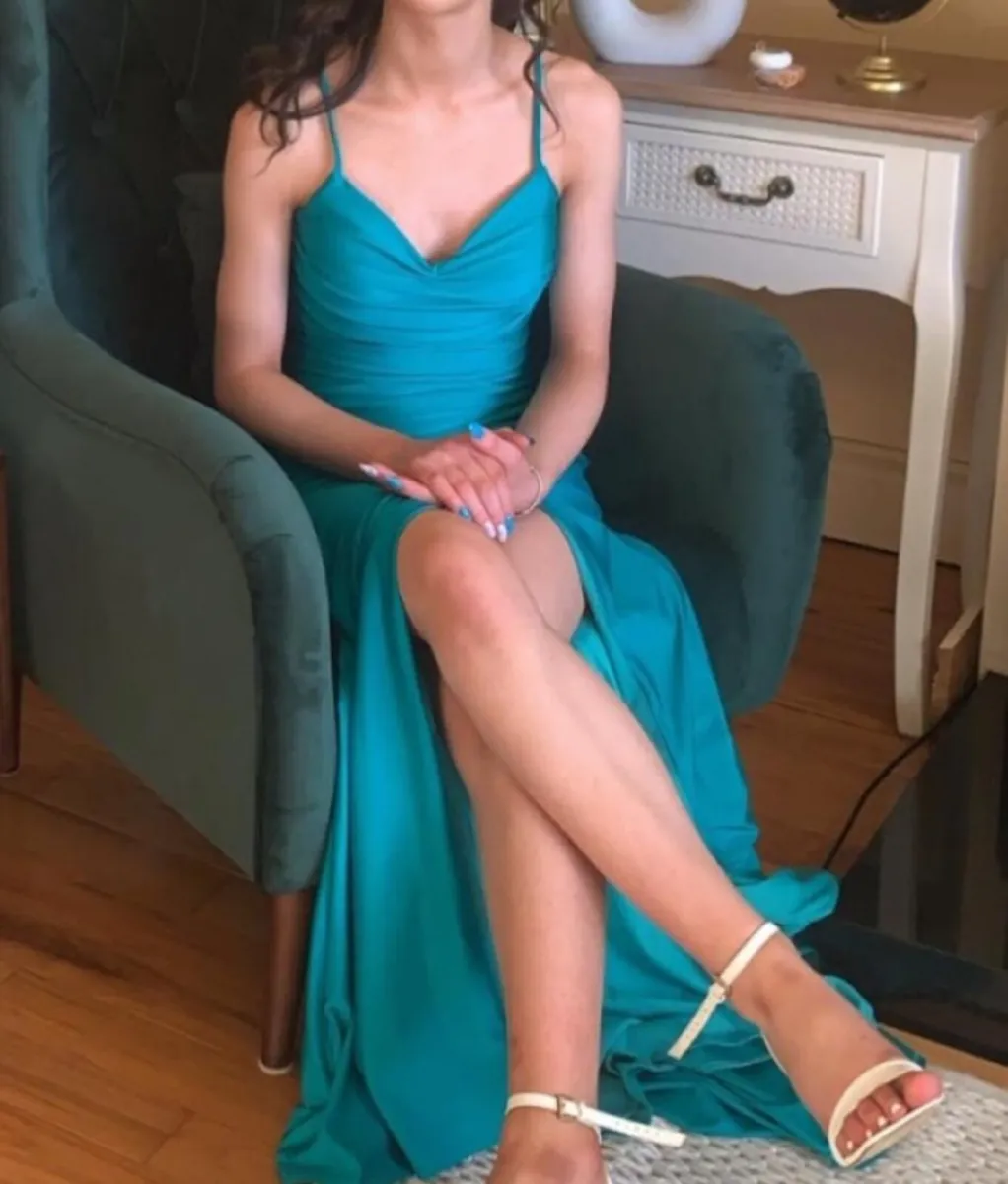 Dani’s Closet Turquoise Debs/ Ty Ball dress - Image 4