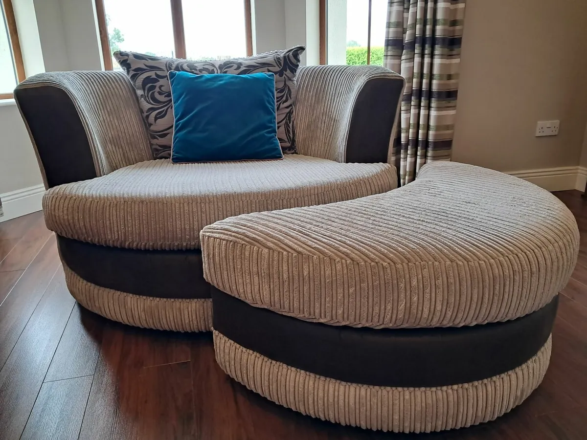 Couch - Image 2