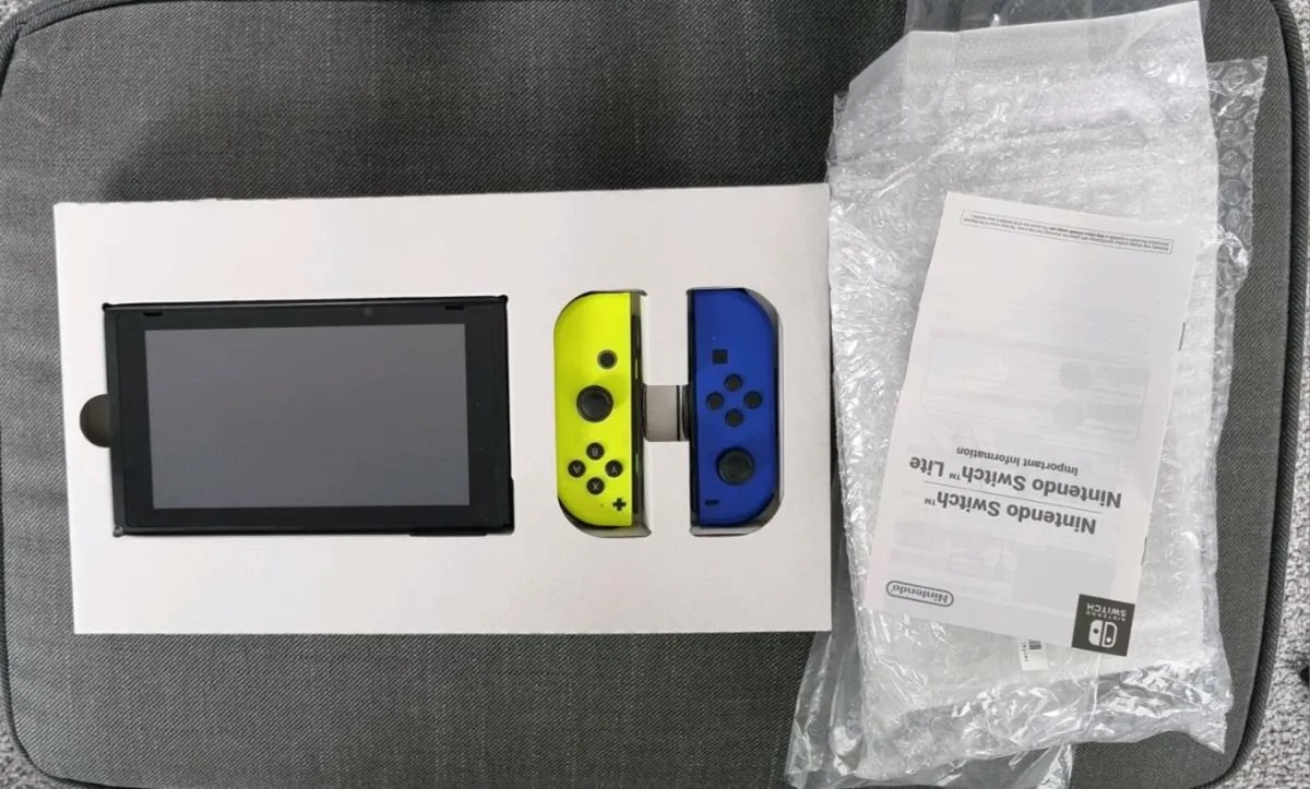 Nintendo Switch - Image 4