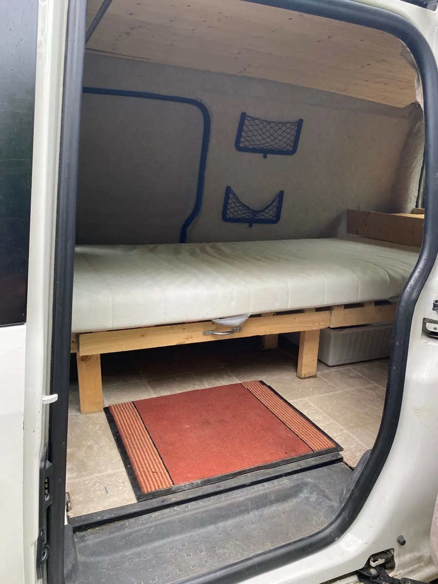 Car - Image 4