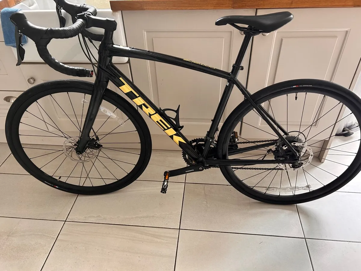 Trek Al Domane 2 road bike/ racing bike - Image 1