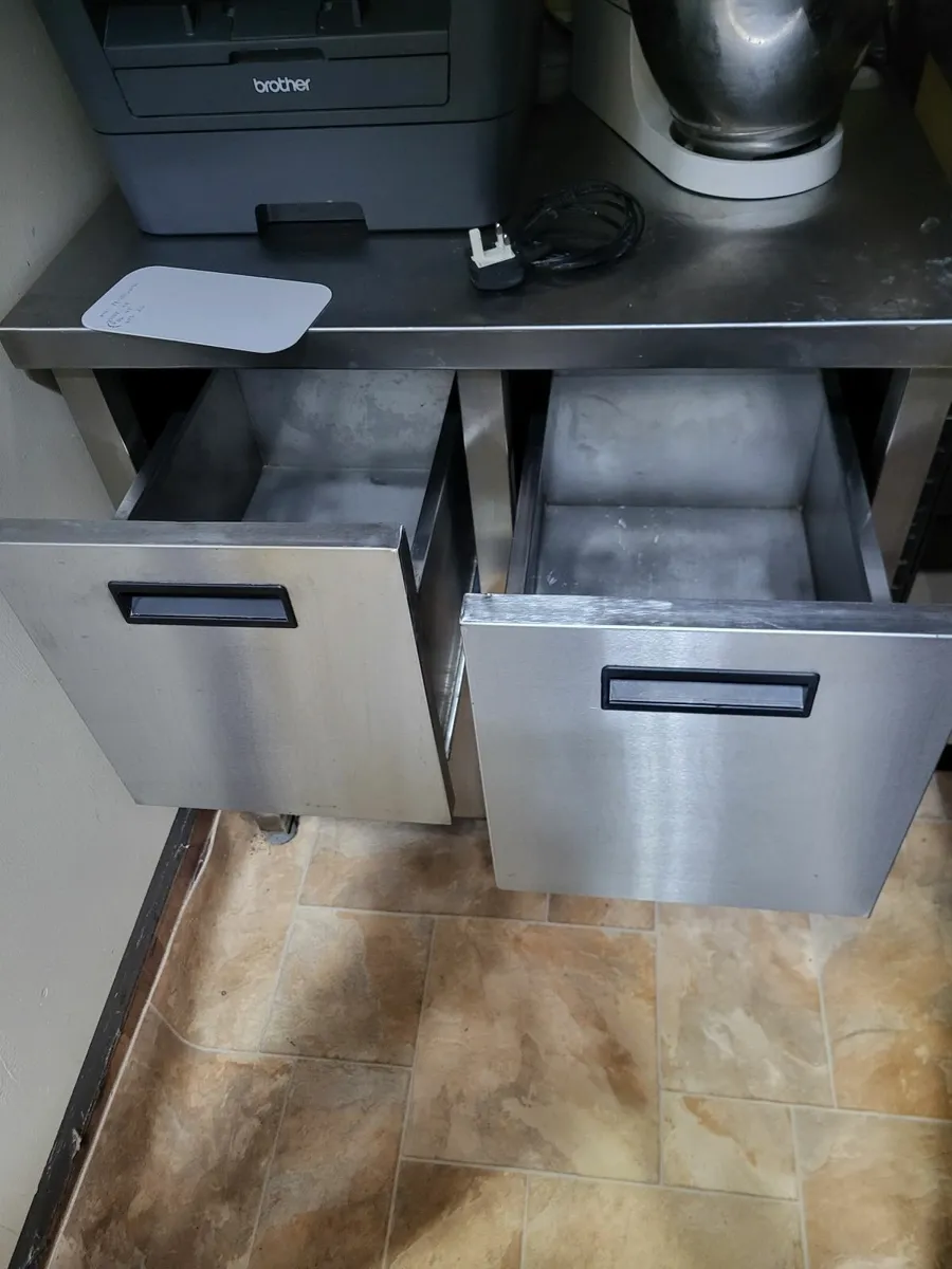 Steel steal shelves - Image 4