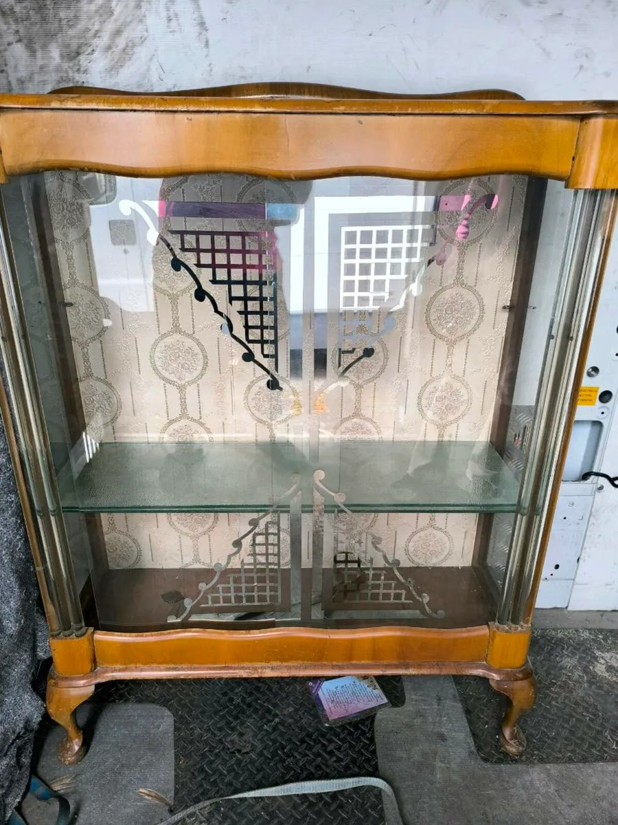 Antique glasscabinet - Image 1