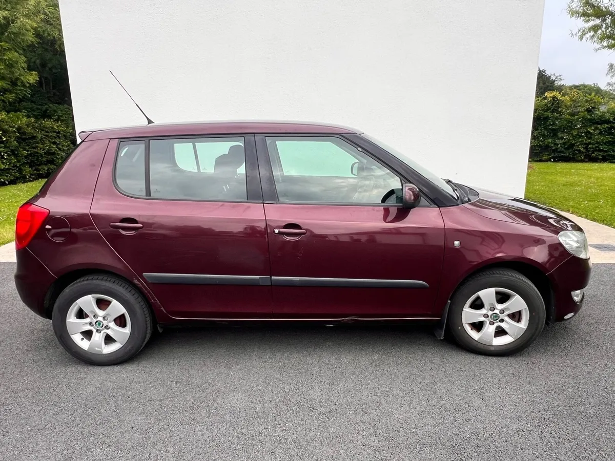 Skoda Fabia 2010 - Image 2