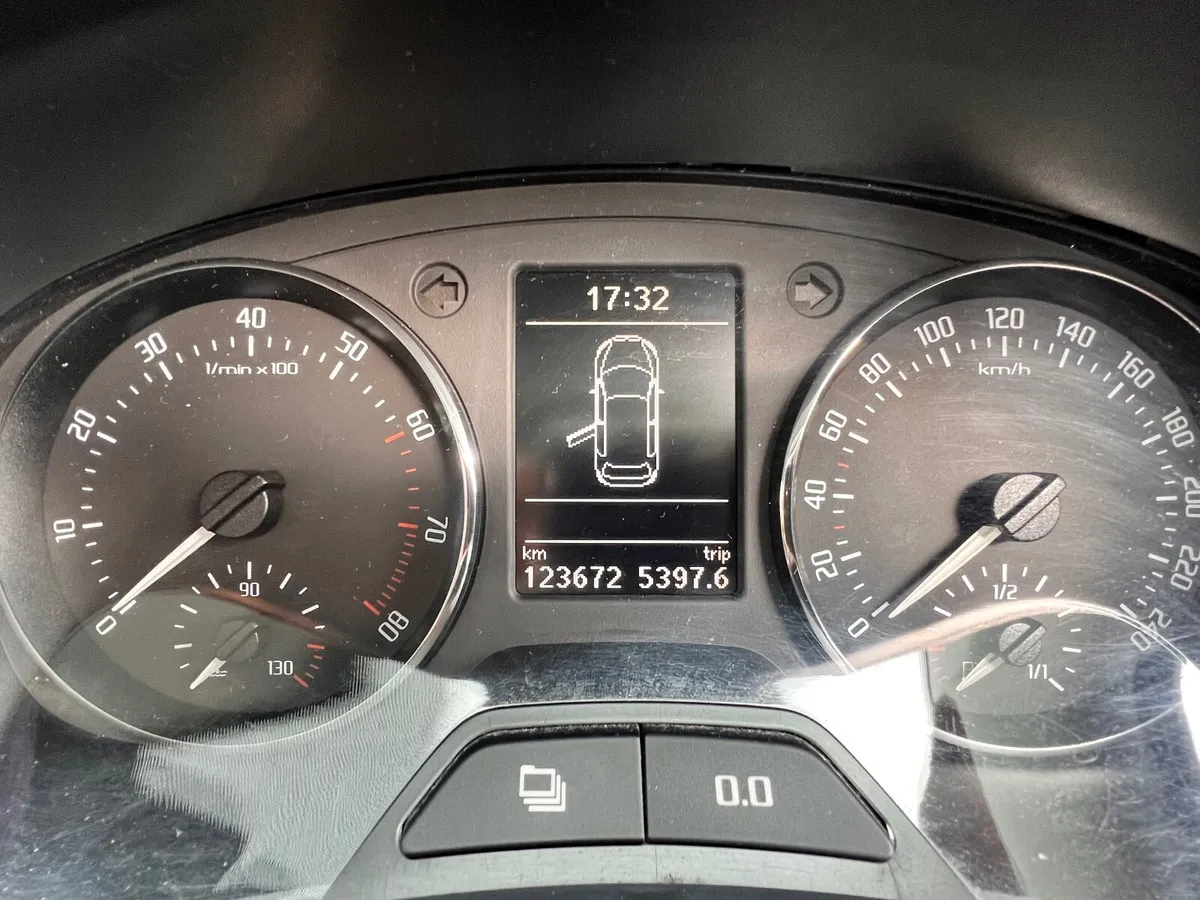 Skoda Fabia 2010 - Image 4
