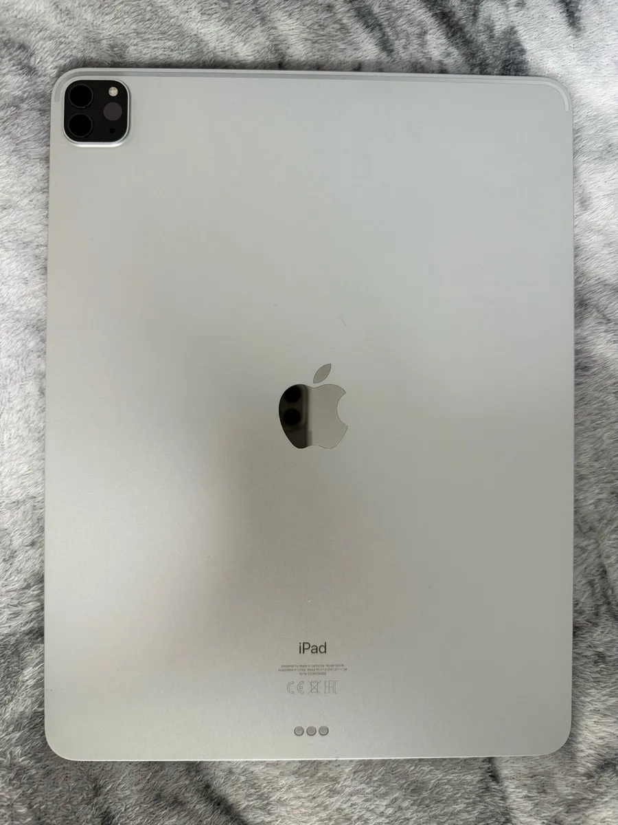 iPad Pro - 12.9 inch - 5th Gen - Silver - 128Gb - Image 2
