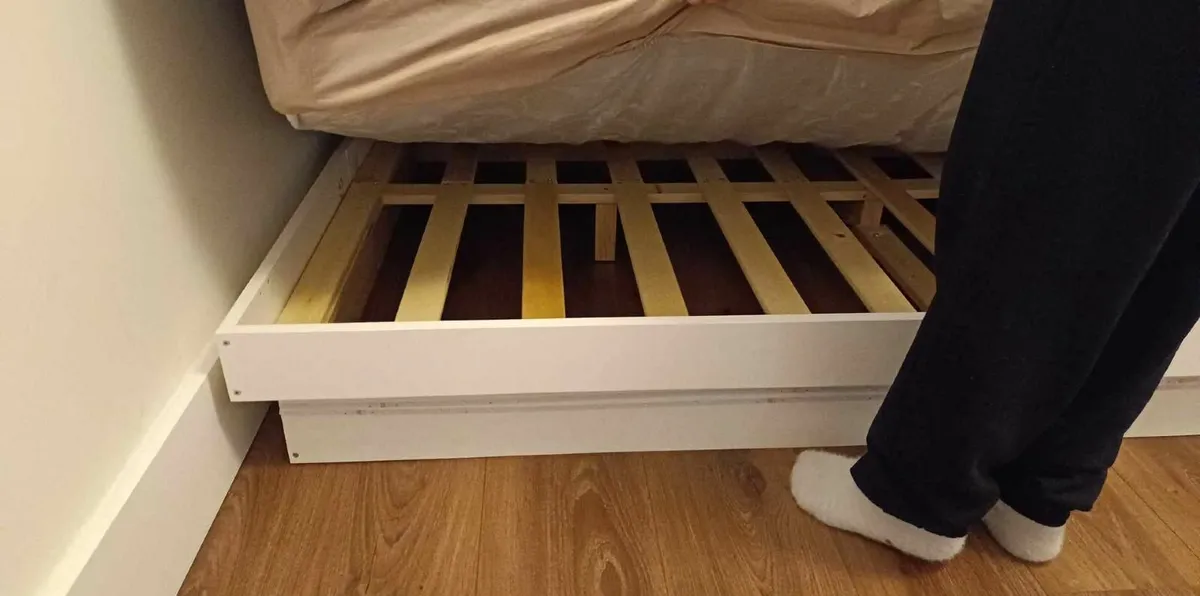 Small double bed - Image 2