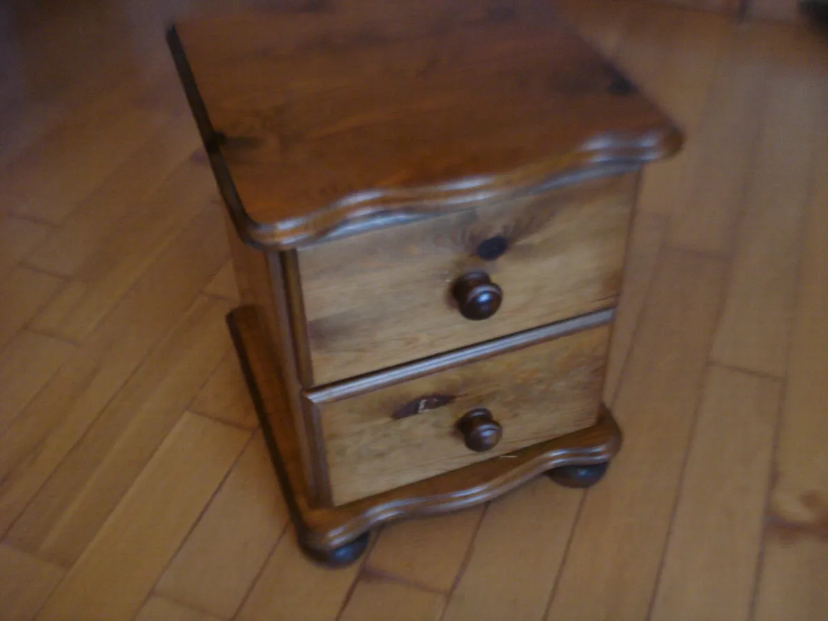SOLID IRISH DARK PINE BEDSIDE LOCKER. 2 DRAWER. - Image 4