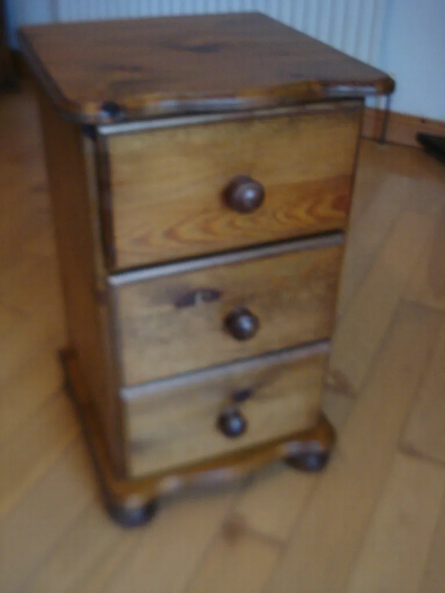 SOLID IRISH DARK  PINE BEDSIDE LOCKER. 3 DRAWER. - Image 3
