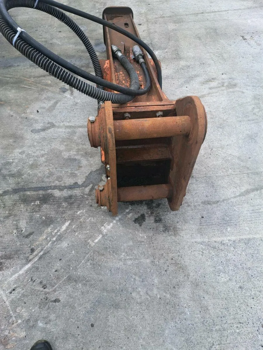 20 Ton Rock Breaker - Image 4