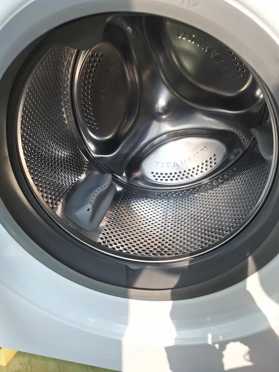Indesit 10kg Washing machine - Image 3