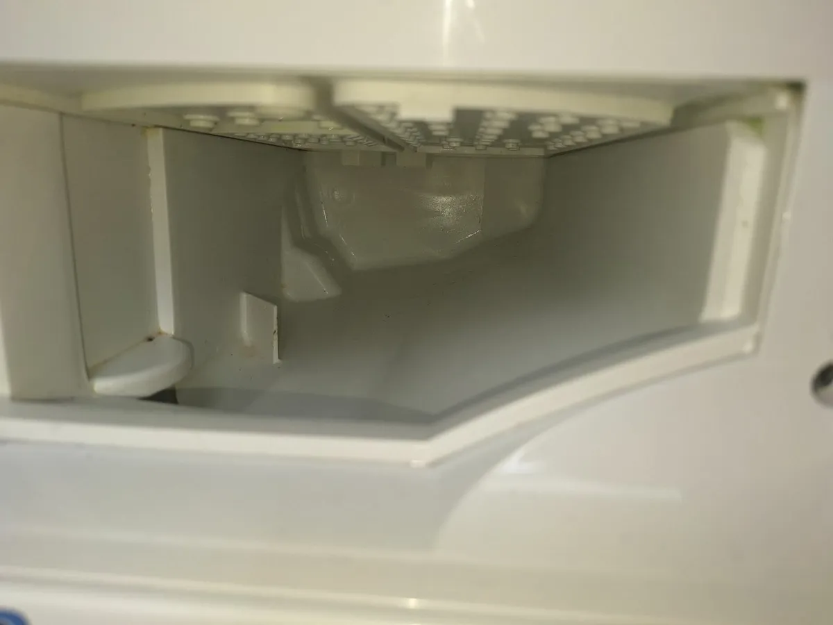 Indesit 10kg Washing machine - Image 4
