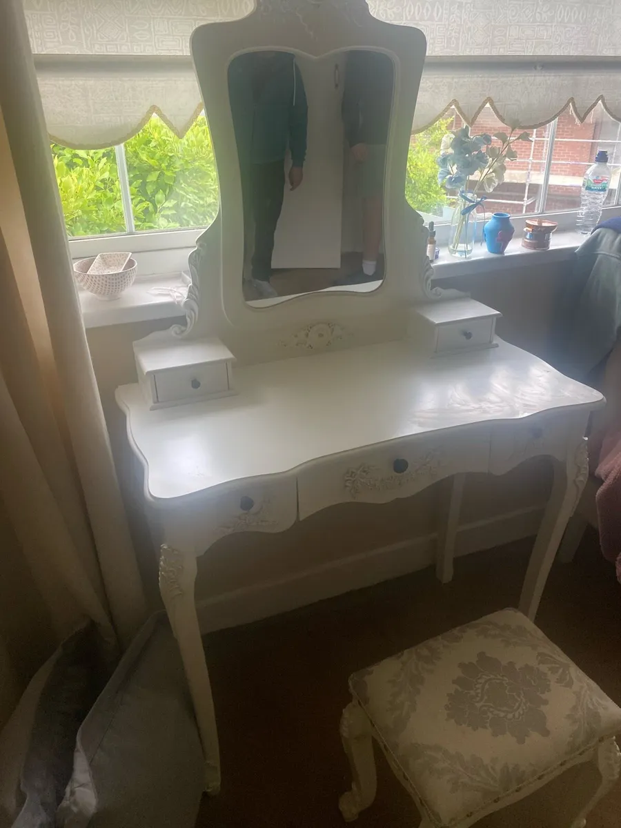 Dresser Table - Image 1