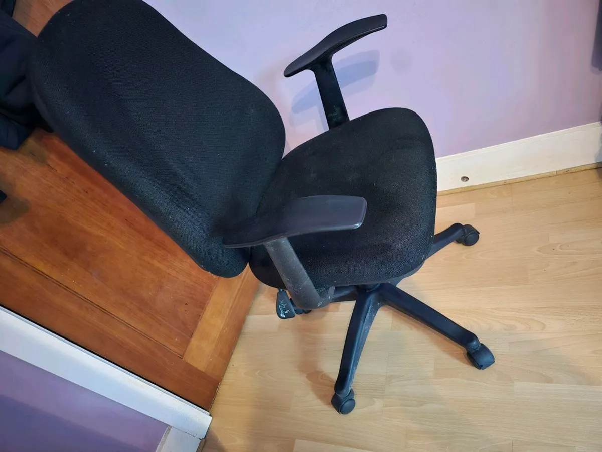 Office Desk Chair - Image 1