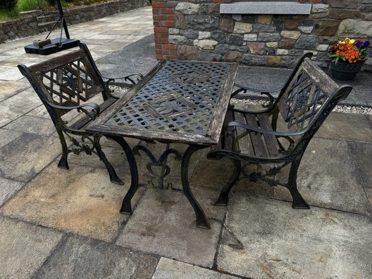 Garden furniture - Image 1