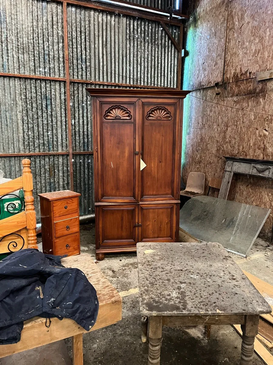 TV Cabinet - Image 1