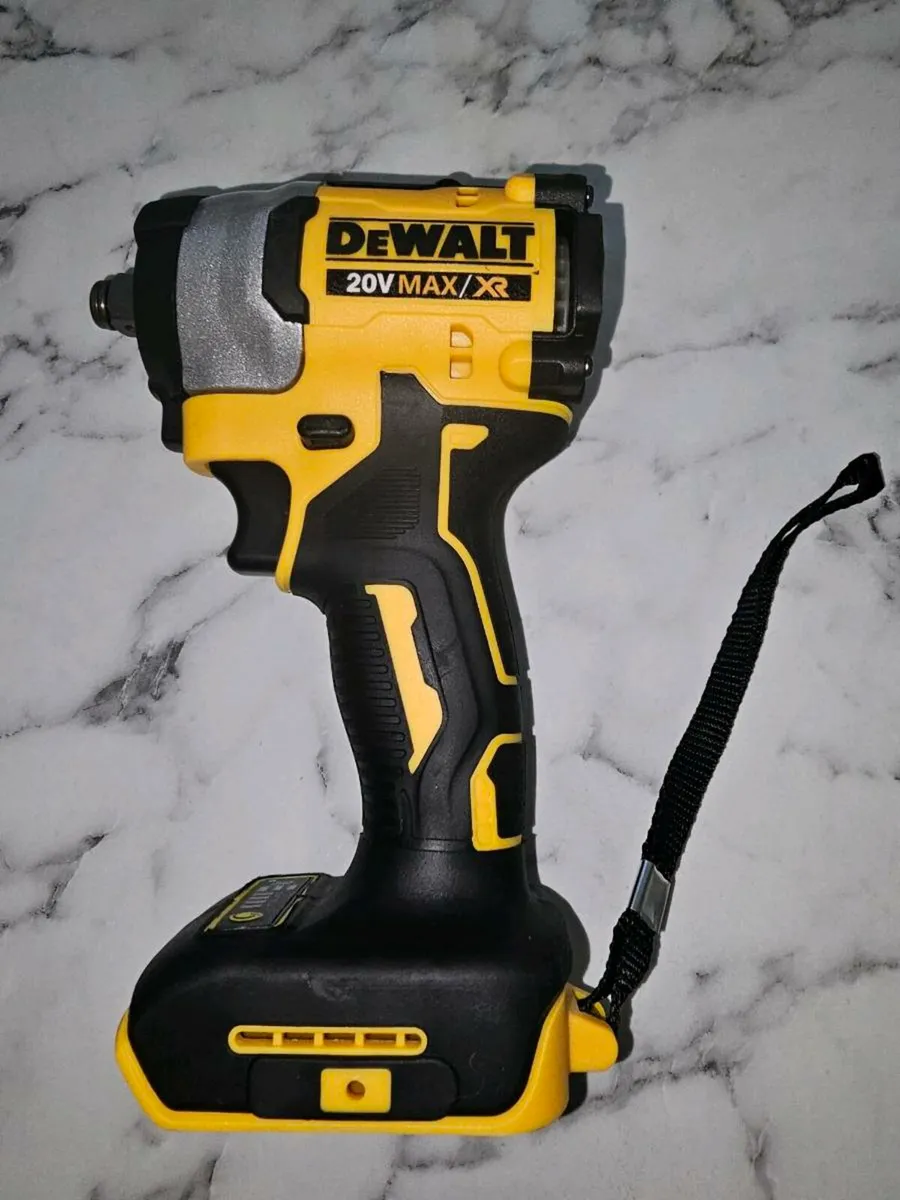 Dewallt - Image 1