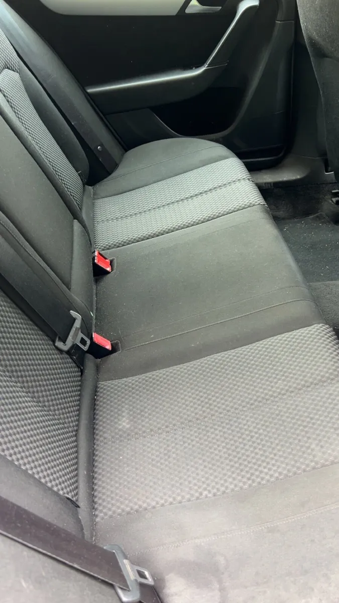 2011 Volkswagen Passat 1.6 TDI - Image 4