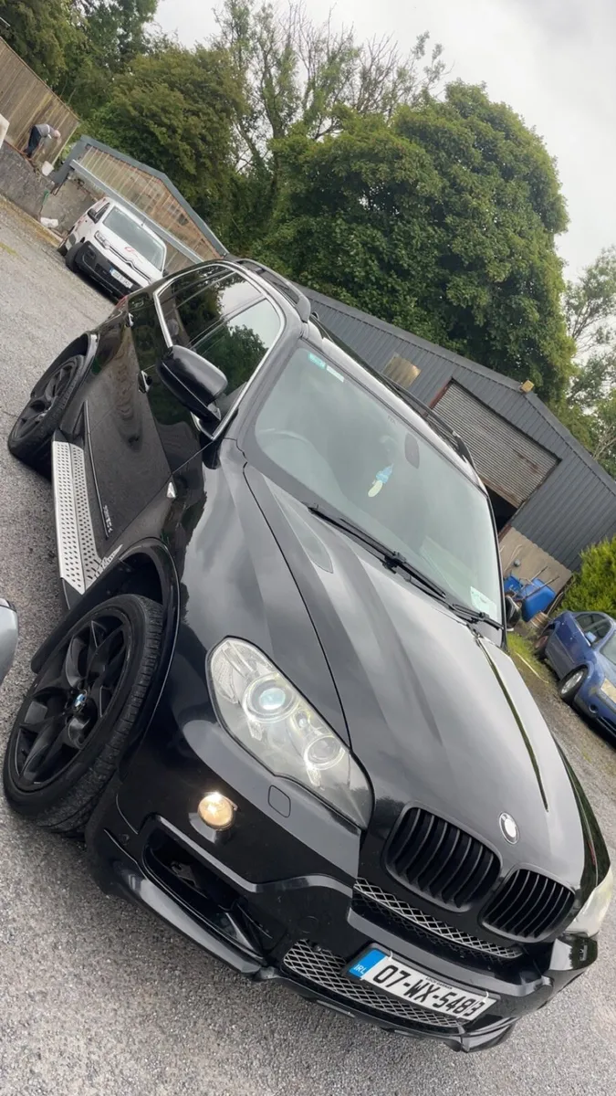 BMW X5 - Image 1